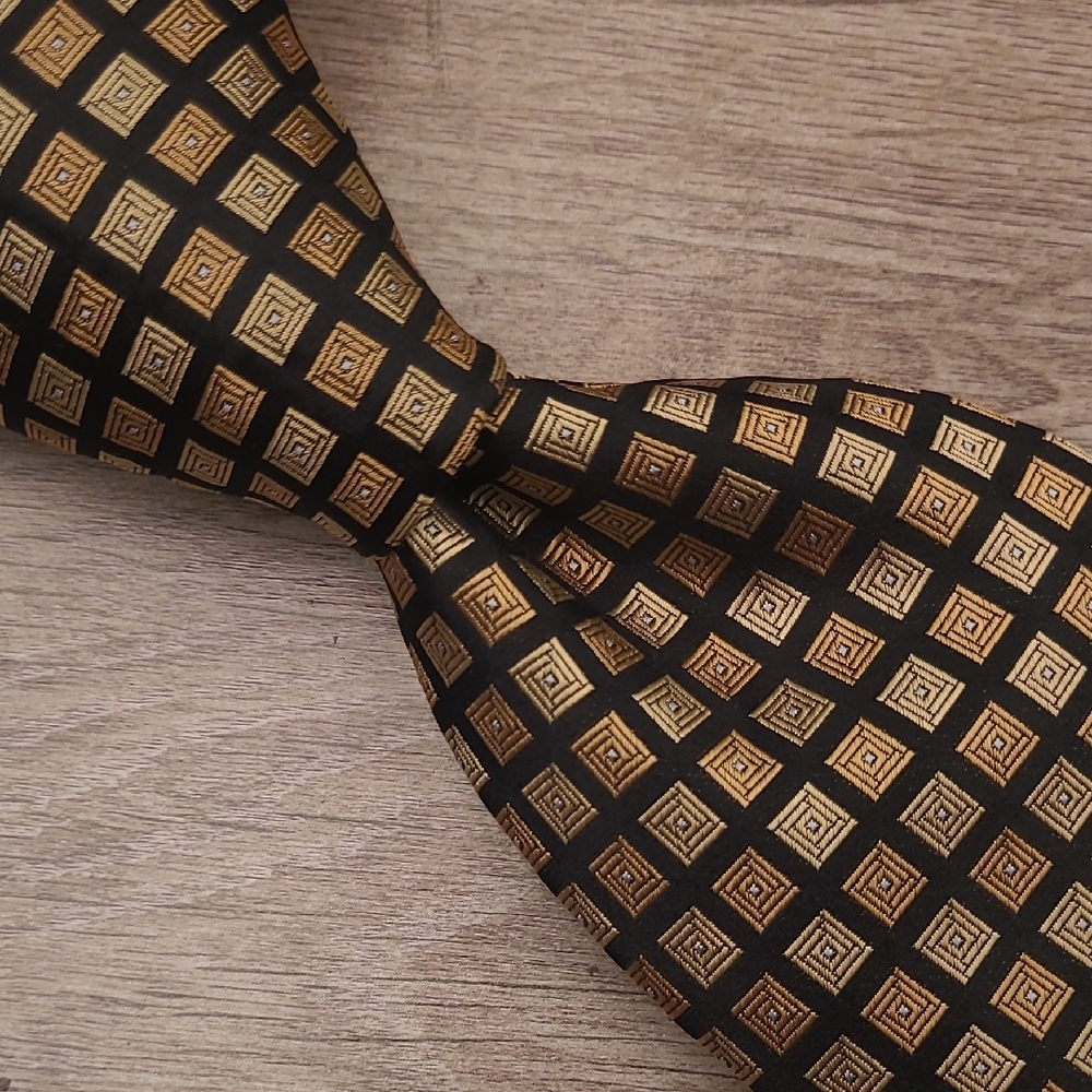 DONALD TRUMP Signature Collection Metallic Black Gold Square Mens‎ Silk Tie